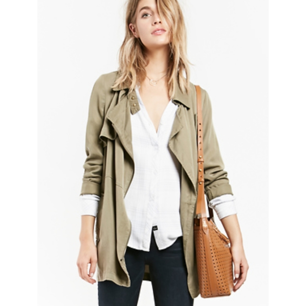 Gentle fawn green jacket
